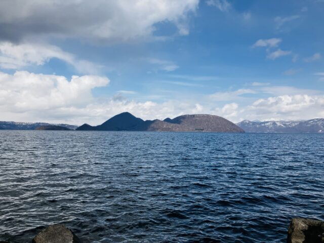 春らしい天気になってきました！雪はちらほら〜💦